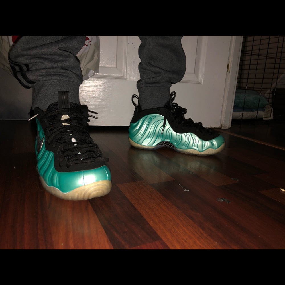 Men’s Nike foam posite